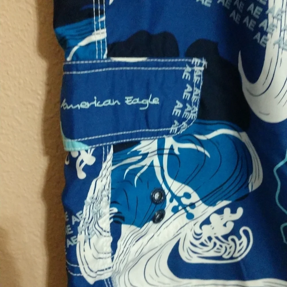 Men's American Eagle Outfitters Board Shorts Size 32